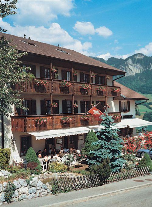 Hotel Restaurant Le Gruyerien Morlon Bagian luar foto